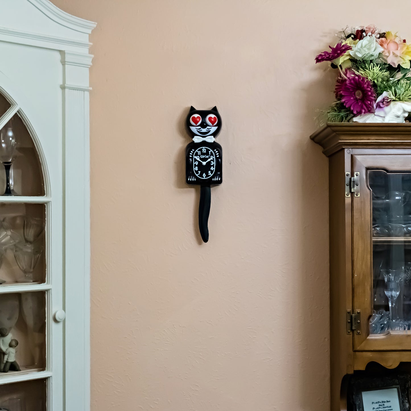 Heart Eyes Edition - Black Kit-Cat Klock (15.5" high)